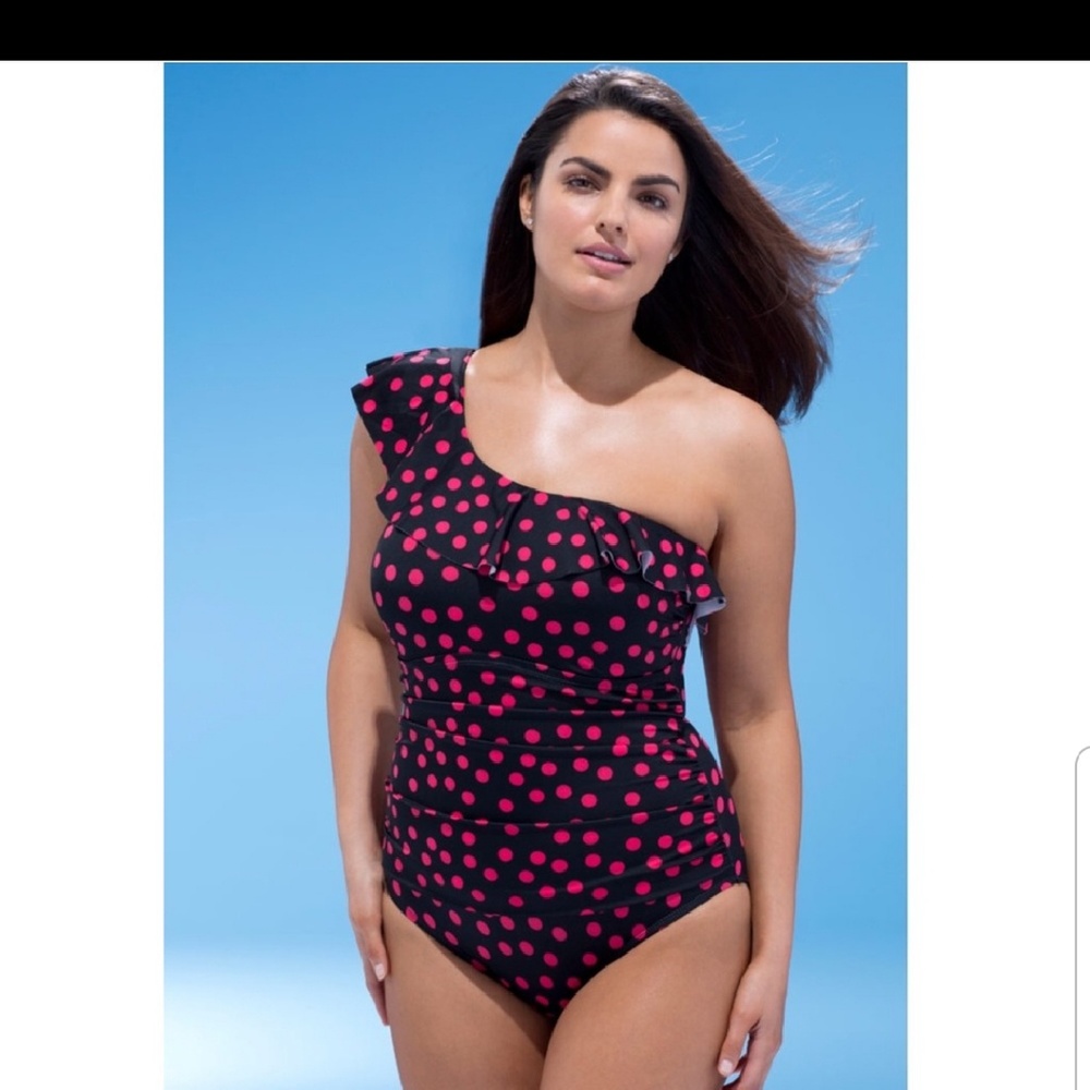 One shoulder ruffle swimsuit fits like a 12